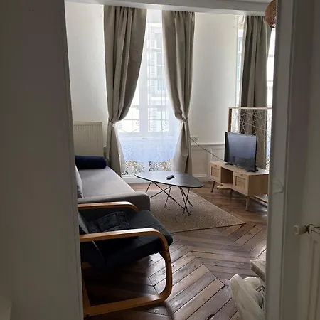 L'emeraude - De Charme A Apartment Riom
